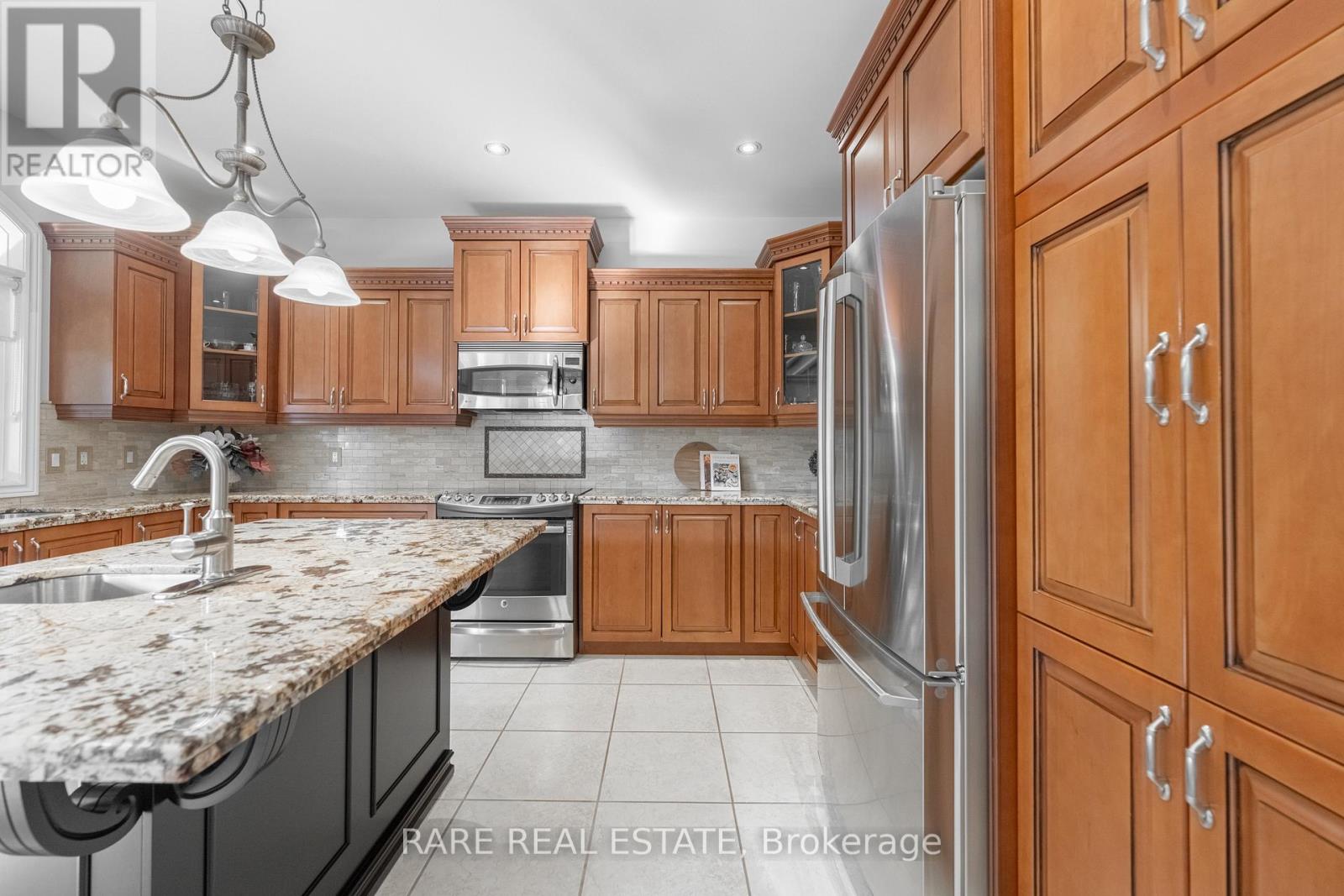 86 Silverlace Circle, Hamilton, Ontario  L8E 6A6 - Photo 13 - X12453071