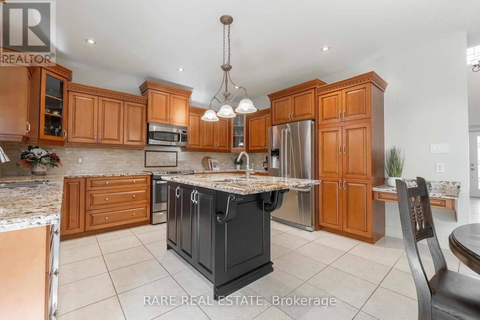 86 Silverlace Circle, Hamilton, Ontario  L8E 6A6 - Photo 15 - X12453071