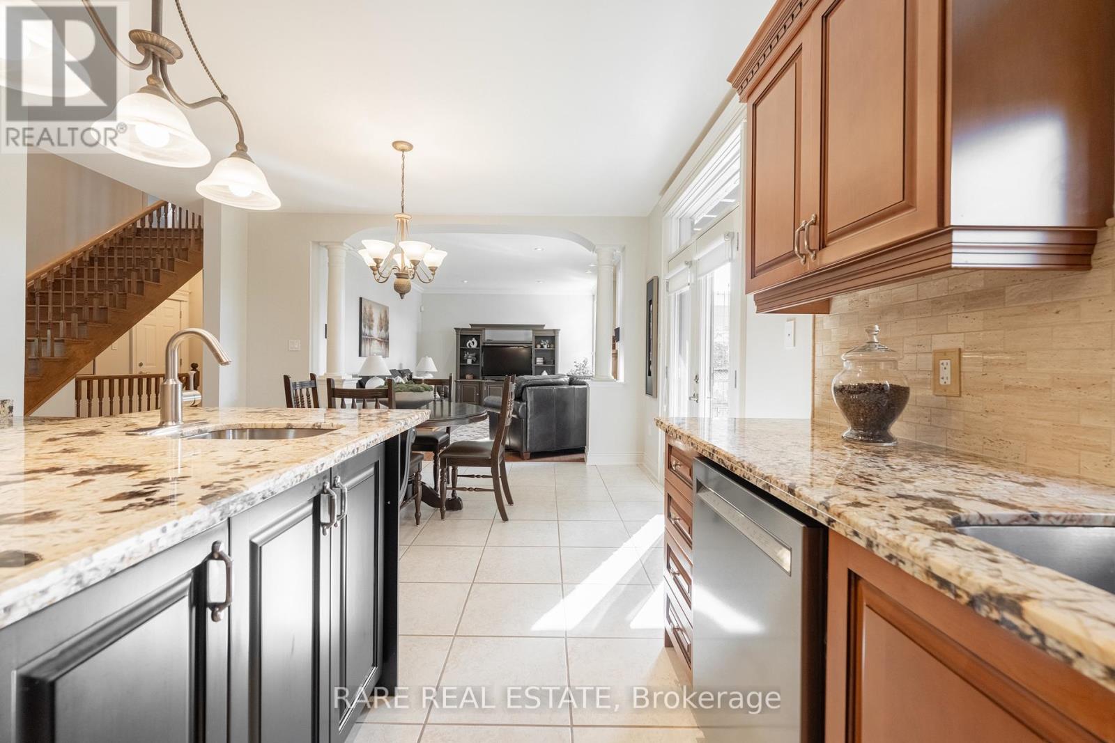86 Silverlace Circle, Hamilton, Ontario  L8E 6A6 - Photo 16 - X12453071