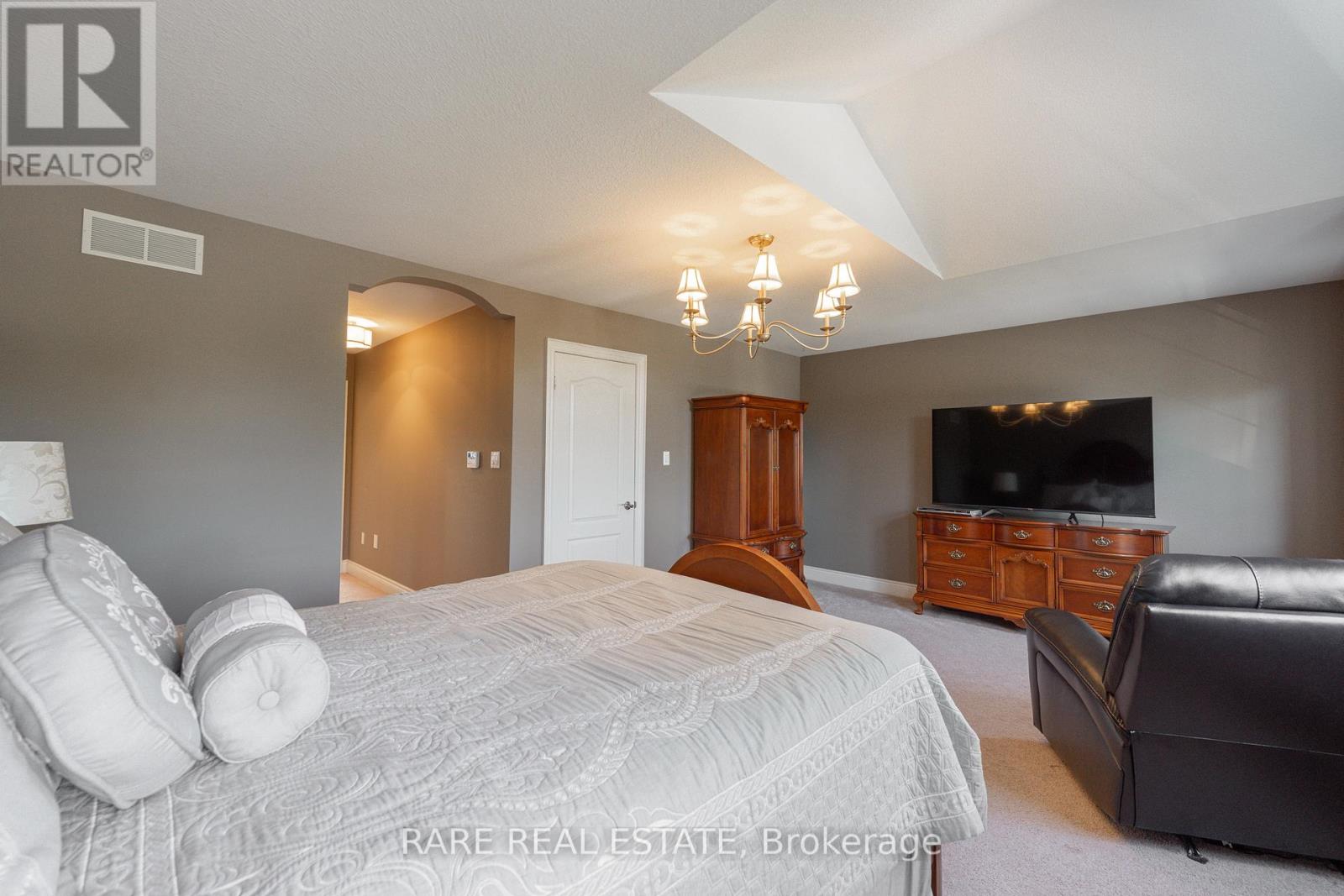 86 Silverlace Circle, Hamilton, Ontario  L8E 6A6 - Photo 29 - X12453071