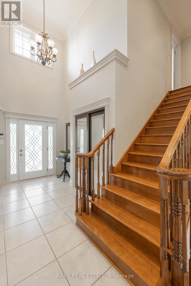 86 Silverlace Circle, Hamilton, Ontario  L8E 6A6 - Photo 4 - X12453071