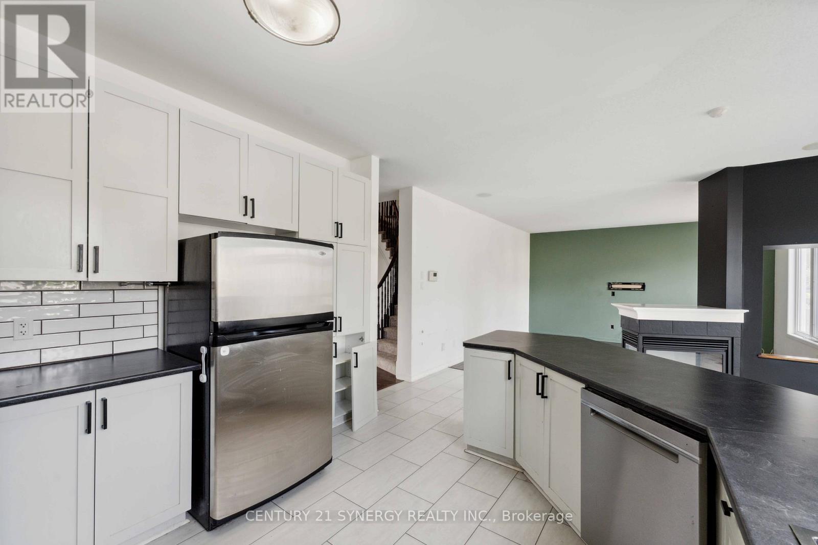 59 Baywood Drive, Ottawa, Ontario  K2S 2H5 - Photo 5 - X12453075