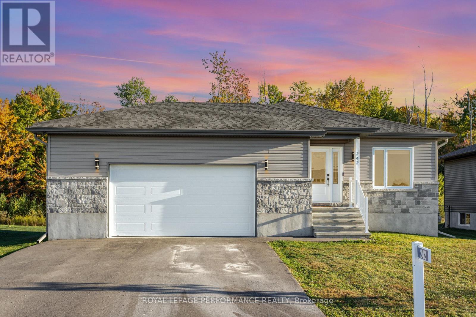 242 ROXANNE STREET, Clarence-Rockland, Ontario