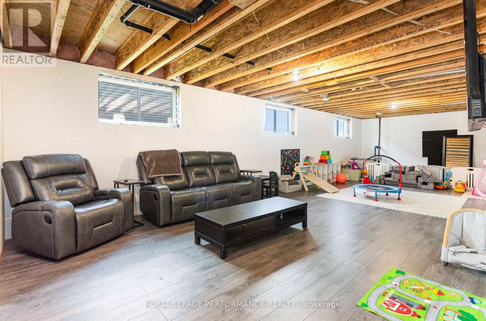 242 Roxanne Street, Clarence-Rockland, Ontario  K0A 1N0 - Photo 21 - X12453076