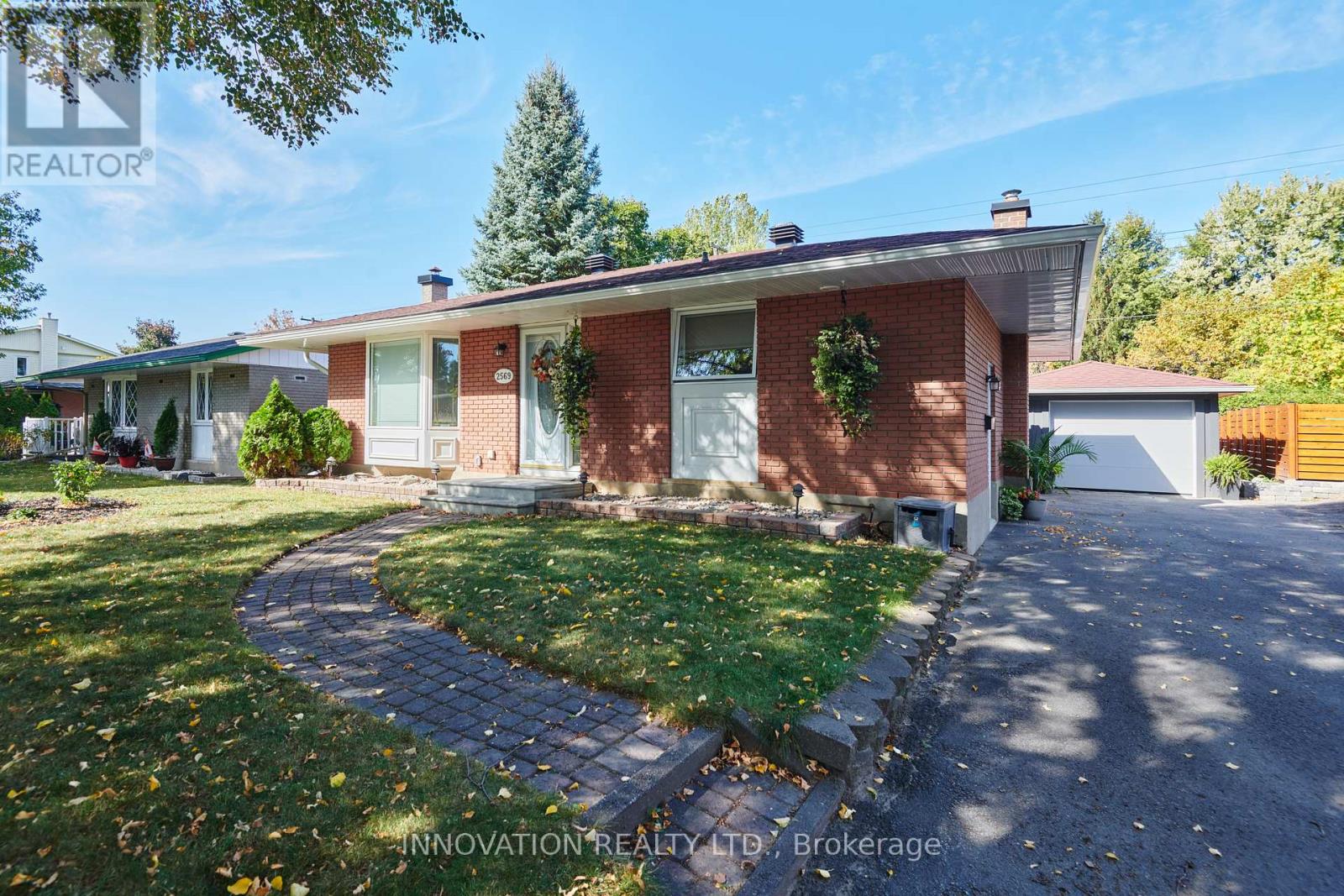 2569 Hanlon Avenue, Ottawa, Ontario  K2B 7X2 - Photo 2 - X12453099