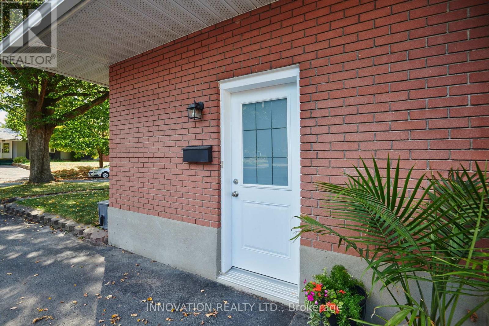 2569 Hanlon Avenue, Ottawa, Ontario  K2B 7X2 - Photo 35 - X12453099