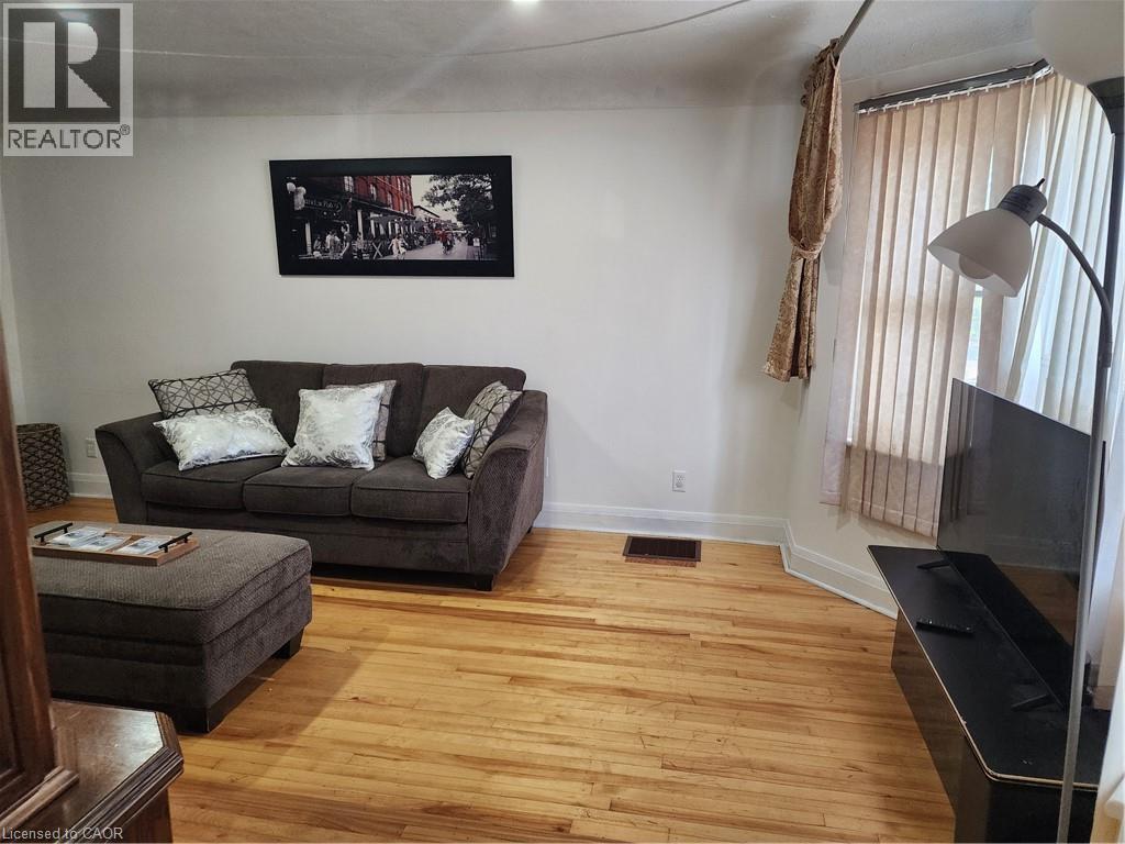 199 Stirton Street, Hamilton, Ontario  L8L 6G7 - Photo 3 - 40777425