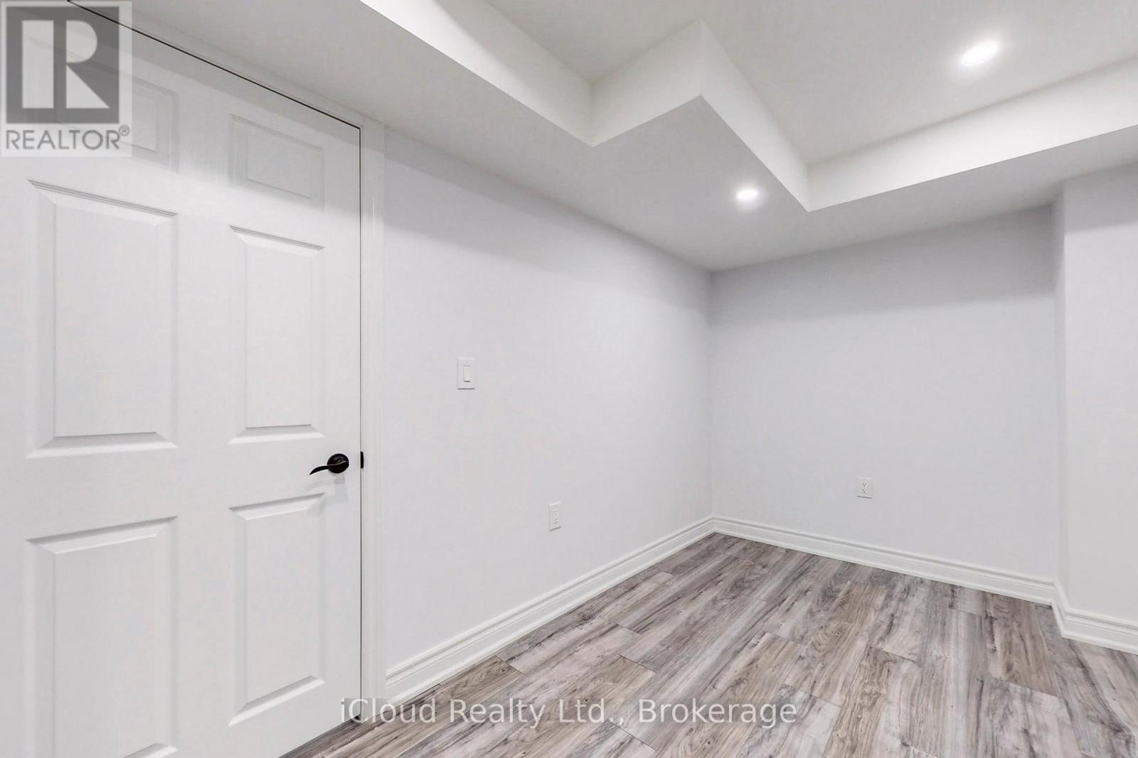 280 Miller Park Avenue, Bradford West Gwillimbury, Ontario  L3Z 0Y1 - Photo 13 - N12453091