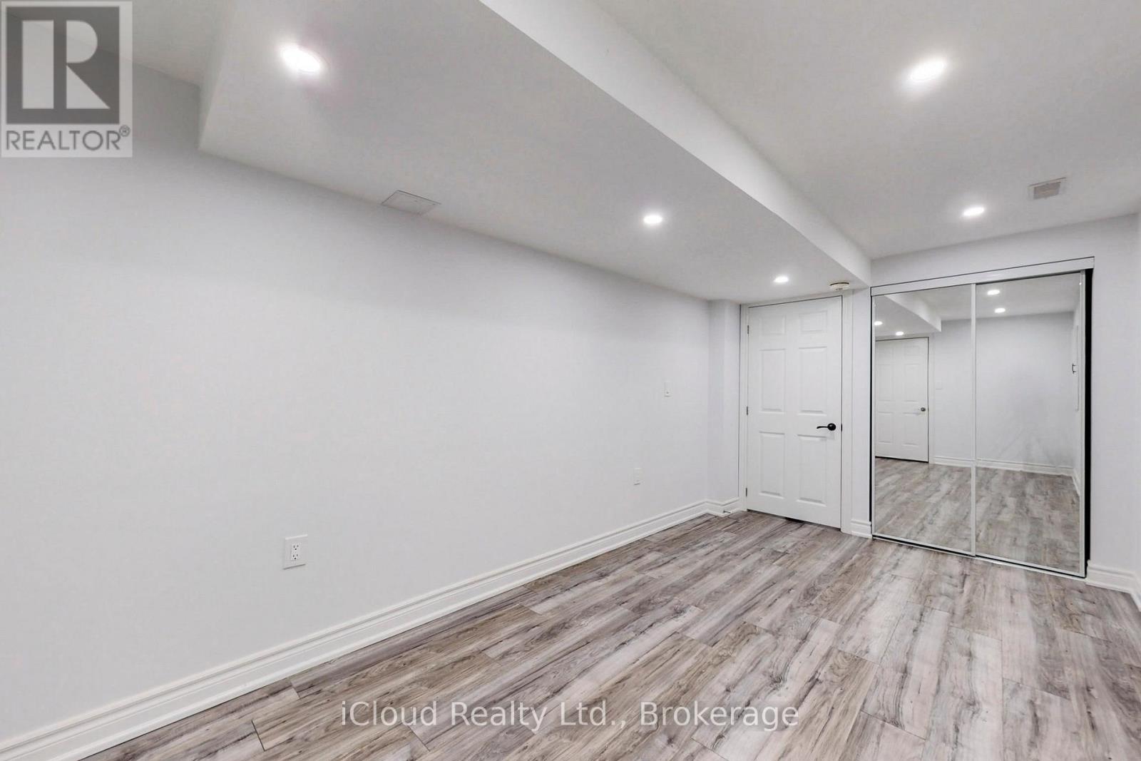 280 Miller Park Avenue, Bradford West Gwillimbury, Ontario  L3Z 0Y1 - Photo 17 - N12453091