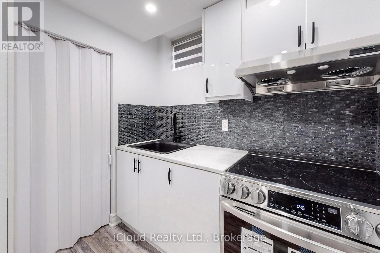 280 Miller Park Avenue, Bradford West Gwillimbury, Ontario  L3Z 0Y1 - Photo 8 - N12453091