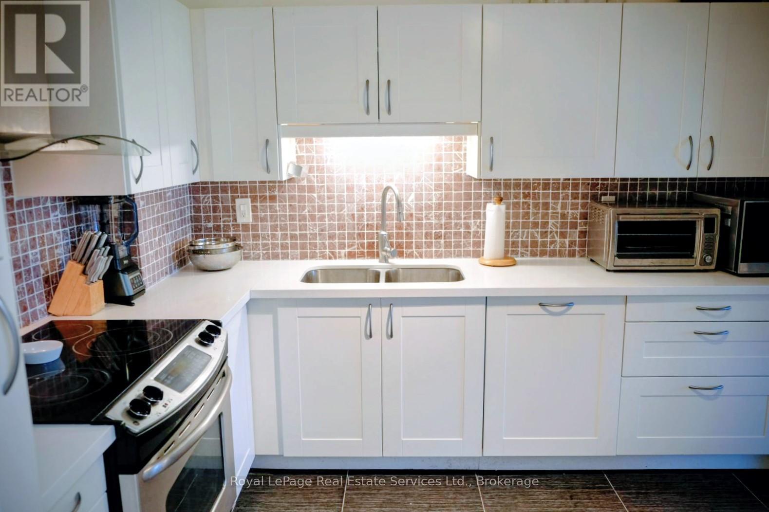 1214 - 1400 Dixie Road, Mississauga, Ontario  L5E 3E1 - Photo 8 - W12448712