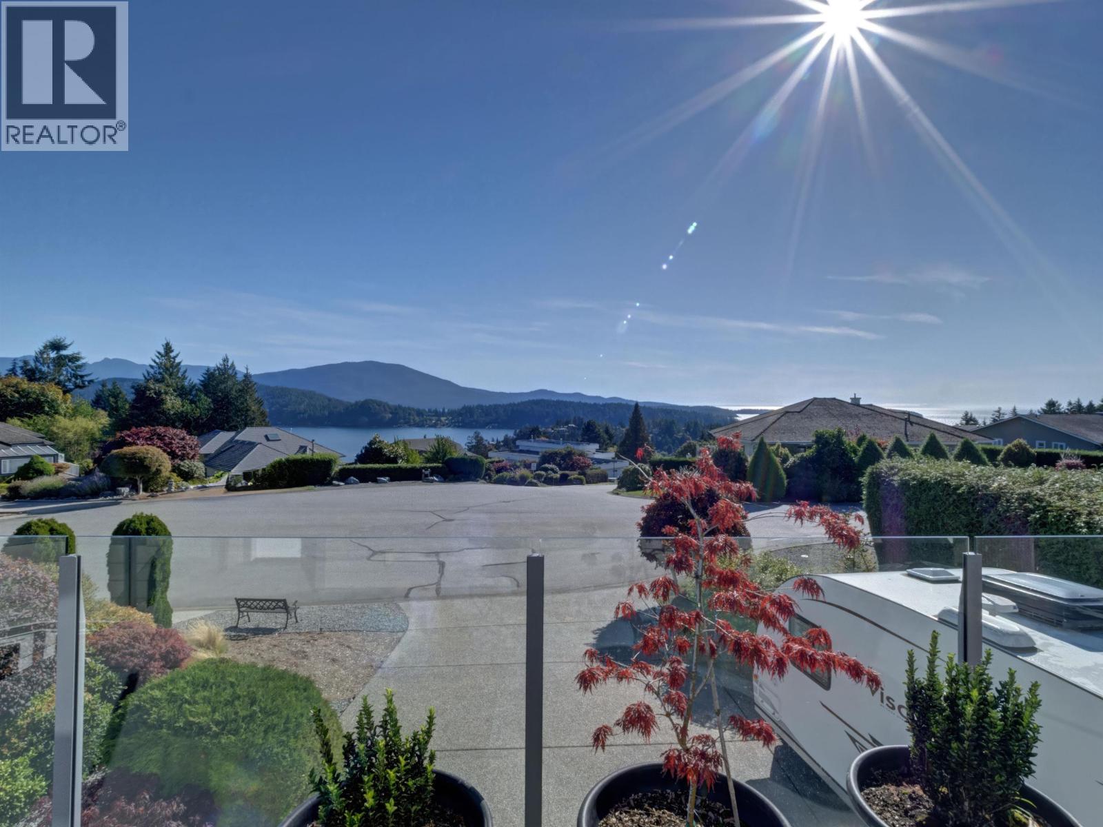 806 Oceanmount Boulevard, Gibsons, British Columbia  V0N 1V8 - Photo 5 - R3054442