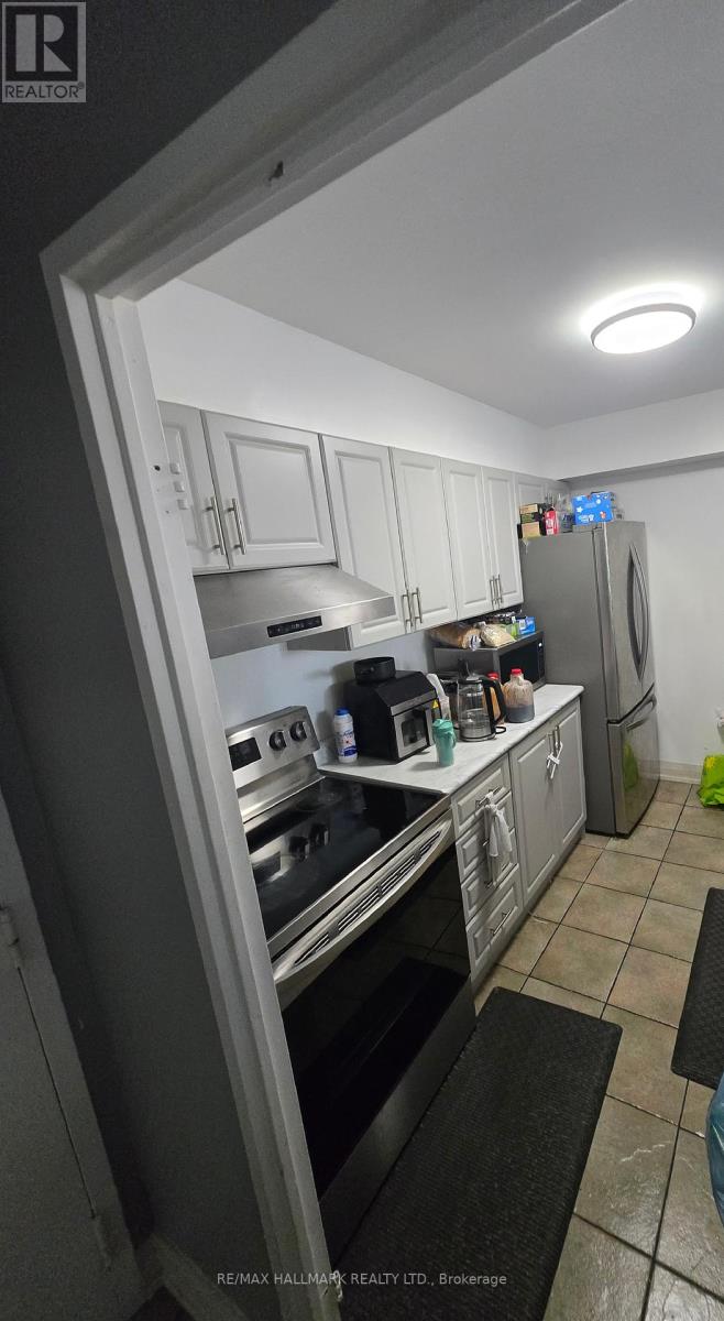 1802 - 3077 Weston Road, Toronto, Ontario  M9M 3A1 - Photo 6 - W12453077