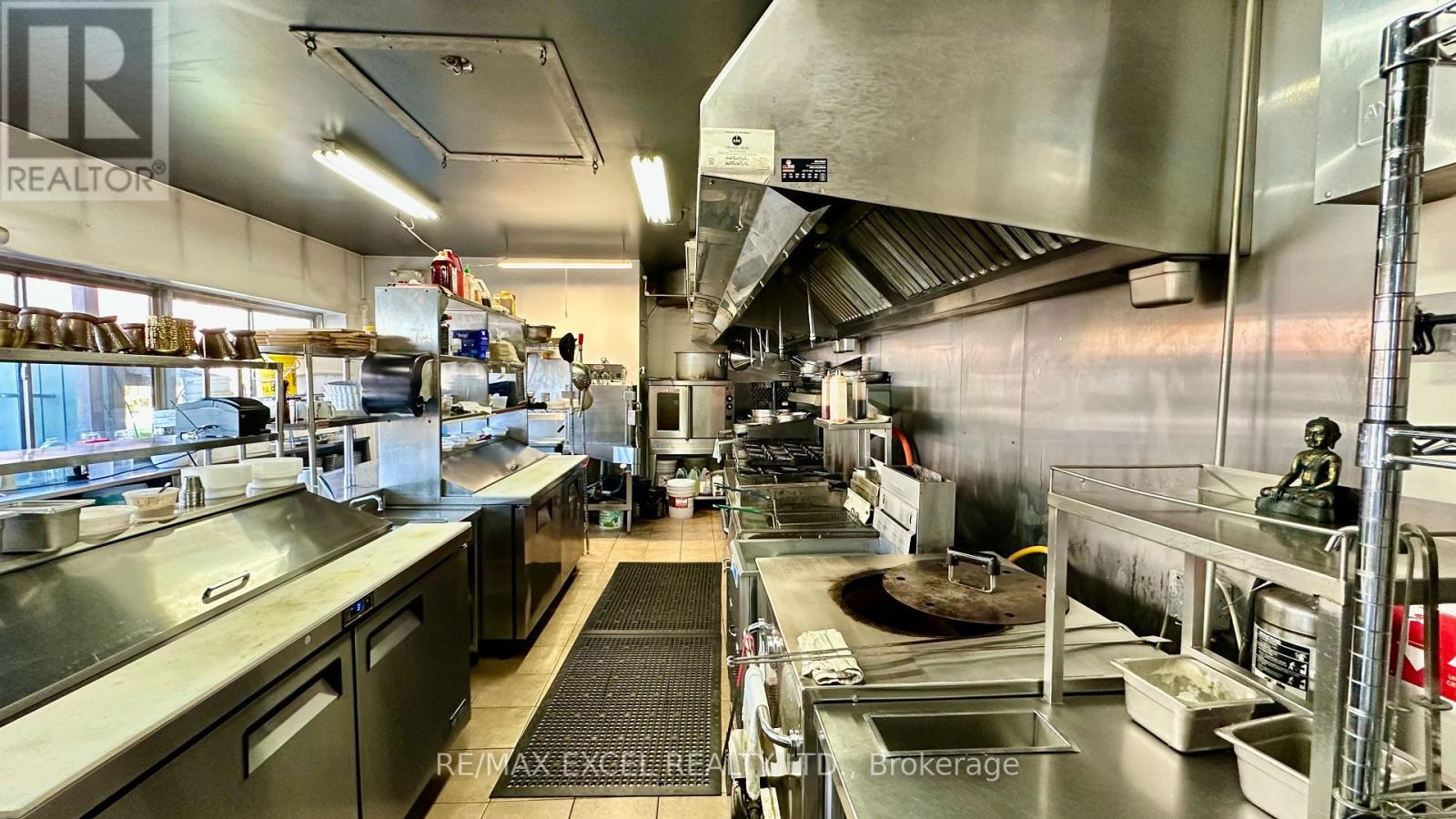 1370 St Clair Avenue W, Toronto, Ontario  M6E 1C4 - Photo 7 - W12453079