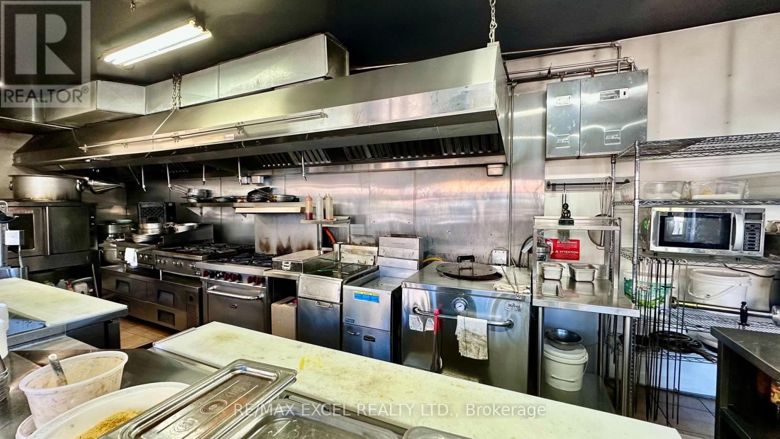 1370 St Clair Avenue W, Toronto, Ontario  M6E 1C4 - Photo 9 - W12453079