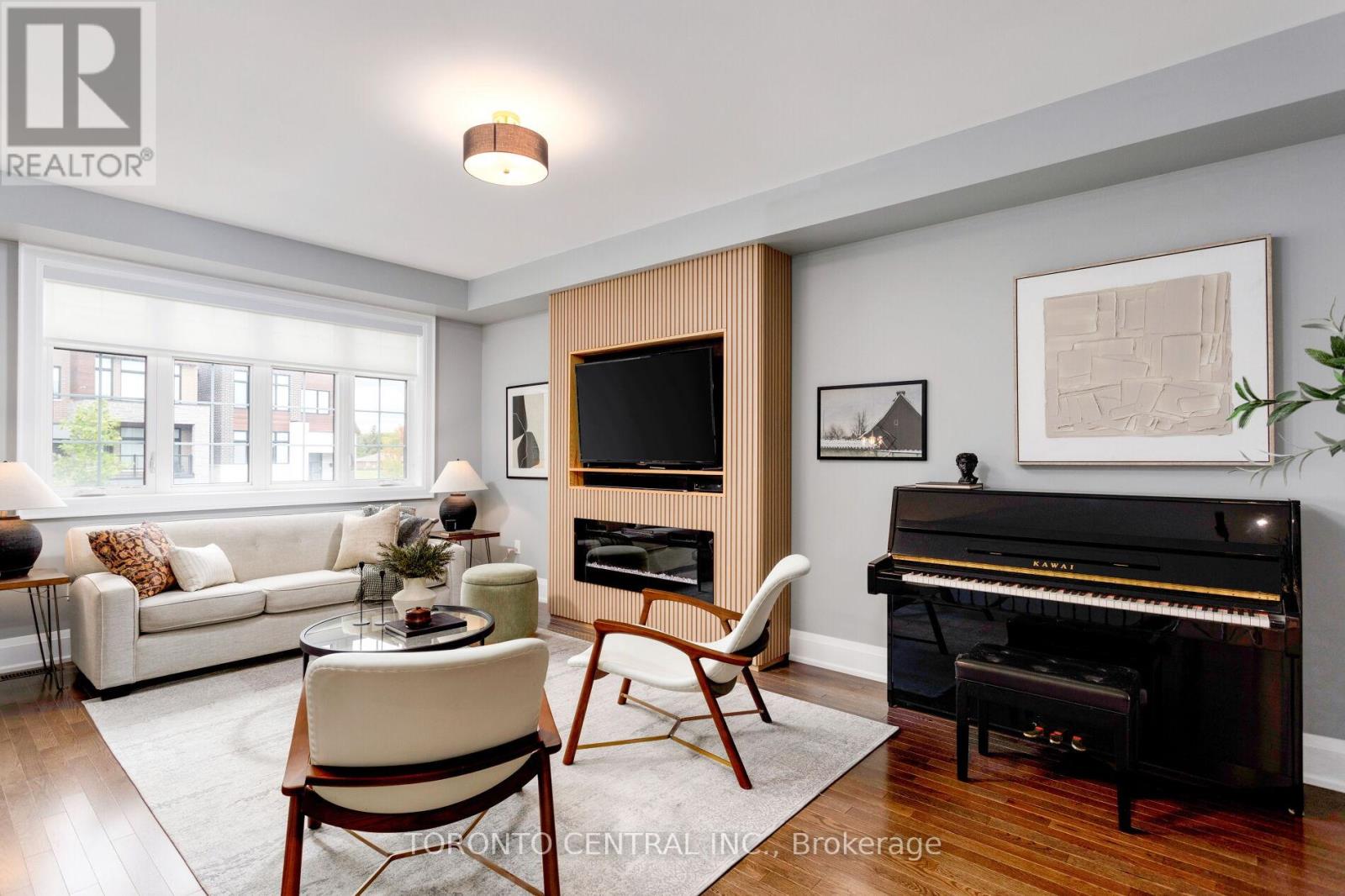 9 Chimney Swift Court, Toronto, Ontario  M9B 0C6 - Photo 2 - W12453083