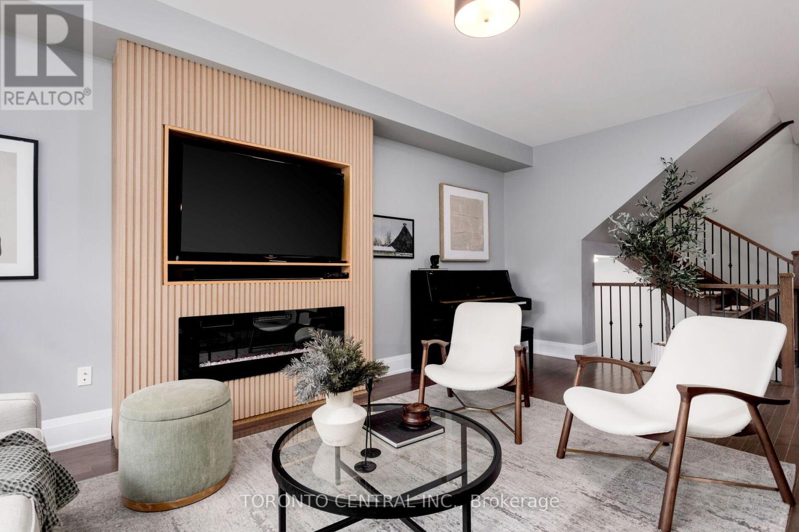 9 Chimney Swift Court, Toronto, Ontario  M9B 0C6 - Photo 4 - W12453083