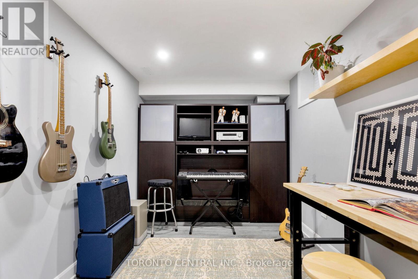 9 Chimney Swift Court, Toronto, Ontario  M9B 0C6 - Photo 50 - W12453083