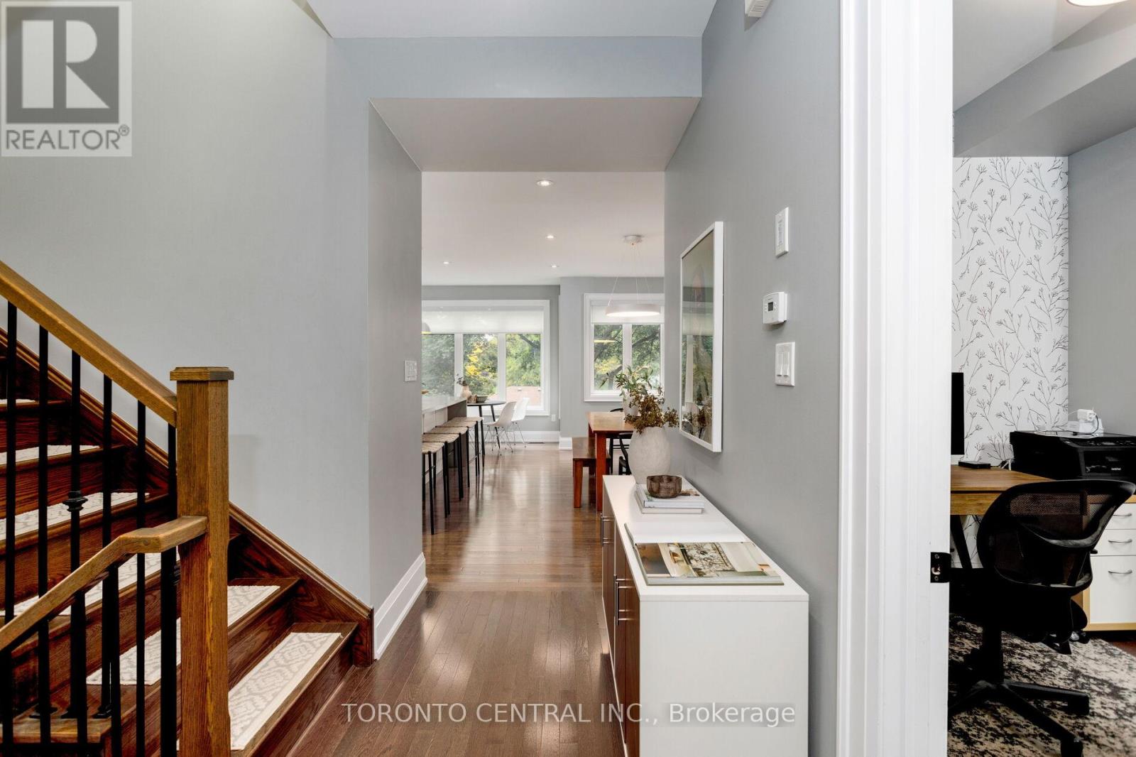 9 Chimney Swift Court, Toronto, Ontario  M9B 0C6 - Photo 7 - W12453083