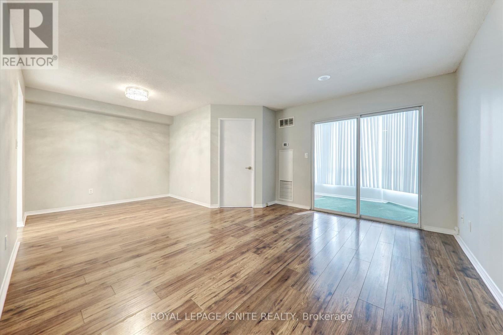 402 - 155 Hillcrest Avenue, Mississauga, Ontario  L5B 3Z2 - Photo 12 - W12453086