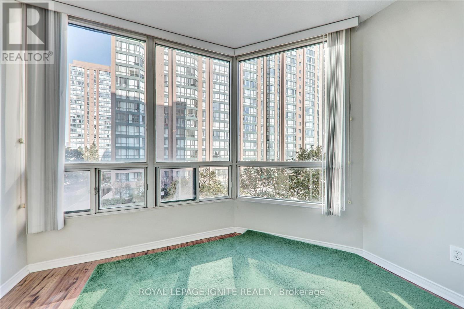 402 - 155 Hillcrest Avenue, Mississauga, Ontario  L5B 3Z2 - Photo 15 - W12453086