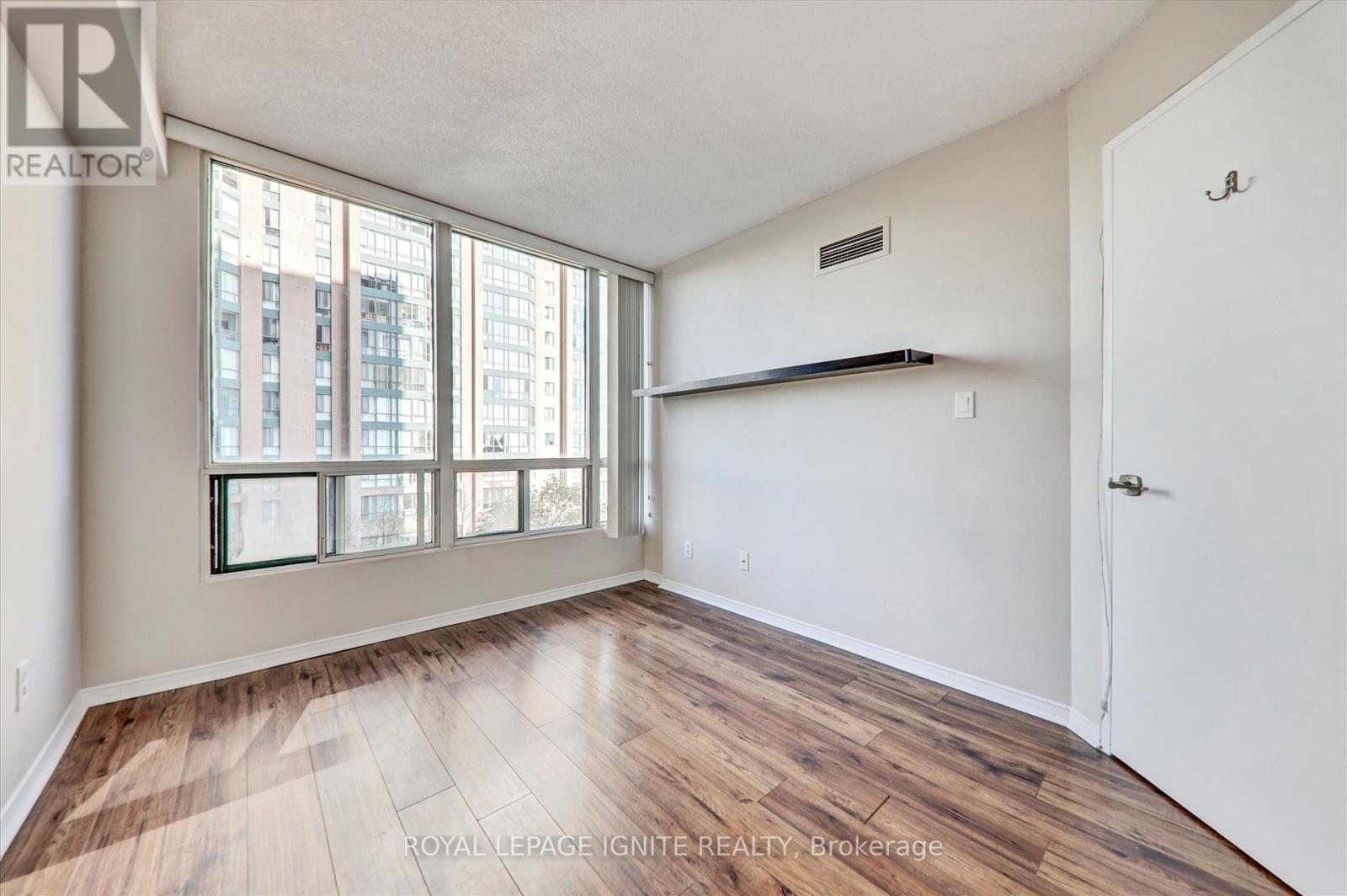 402 - 155 Hillcrest Avenue, Mississauga, Ontario  L5B 3Z2 - Photo 21 - W12453086