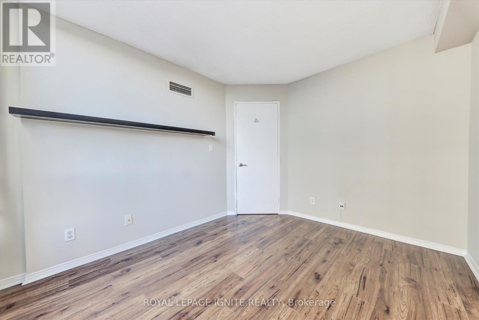402 - 155 Hillcrest Avenue, Mississauga, Ontario  L5B 3Z2 - Photo 22 - W12453086