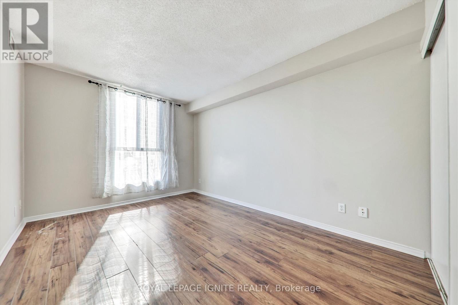 402 - 155 Hillcrest Avenue, Mississauga, Ontario  L5B 3Z2 - Photo 24 - W12453086