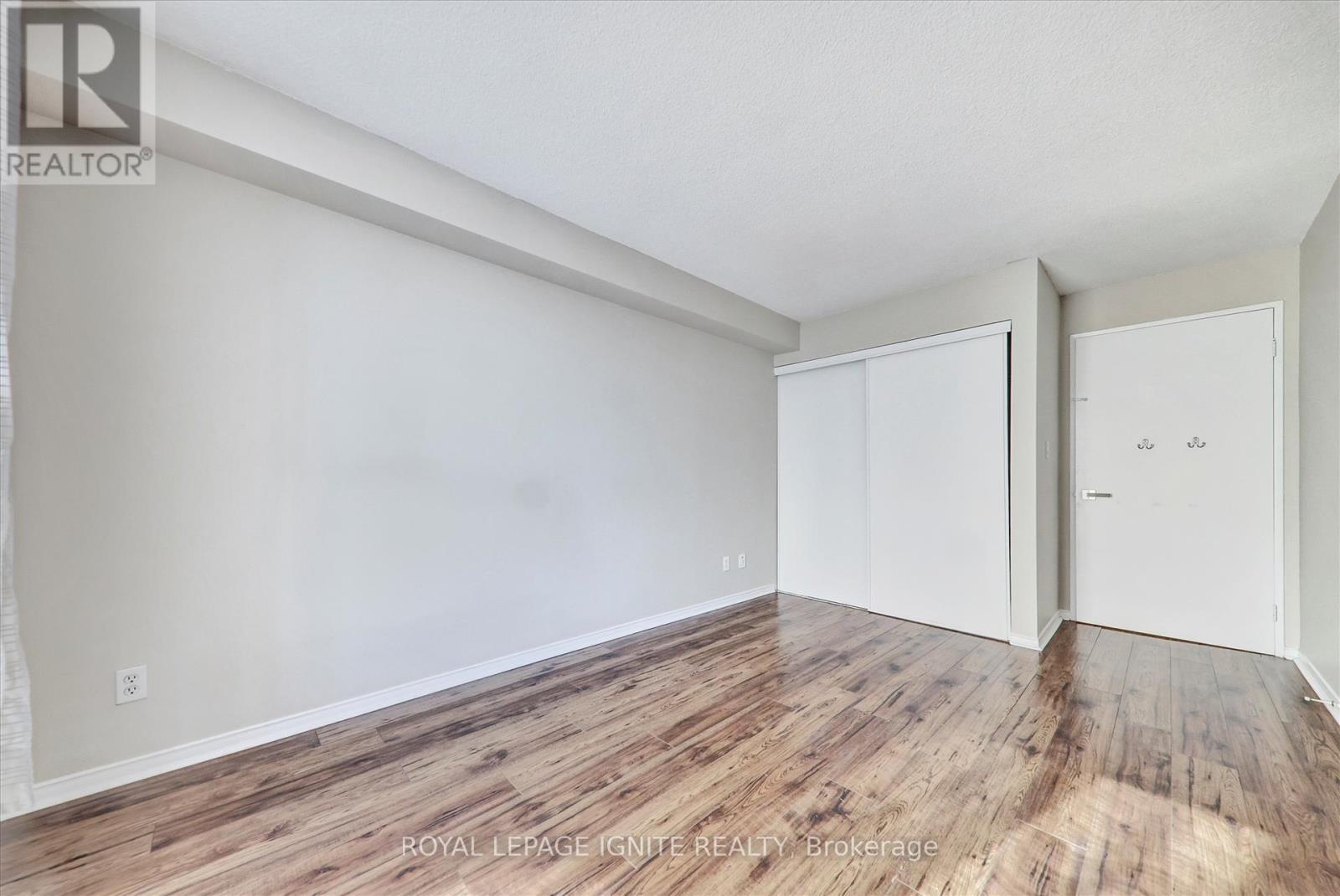 402 - 155 Hillcrest Avenue, Mississauga, Ontario  L5B 3Z2 - Photo 25 - W12453086