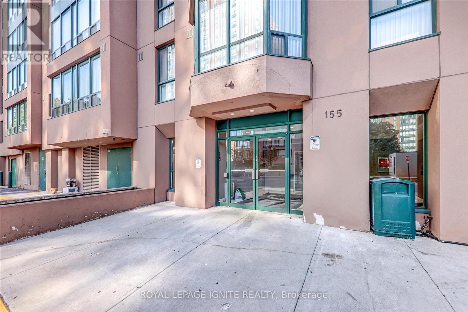 402 - 155 Hillcrest Avenue, Mississauga, Ontario  L5B 3Z2 - Photo 7 - W12453086