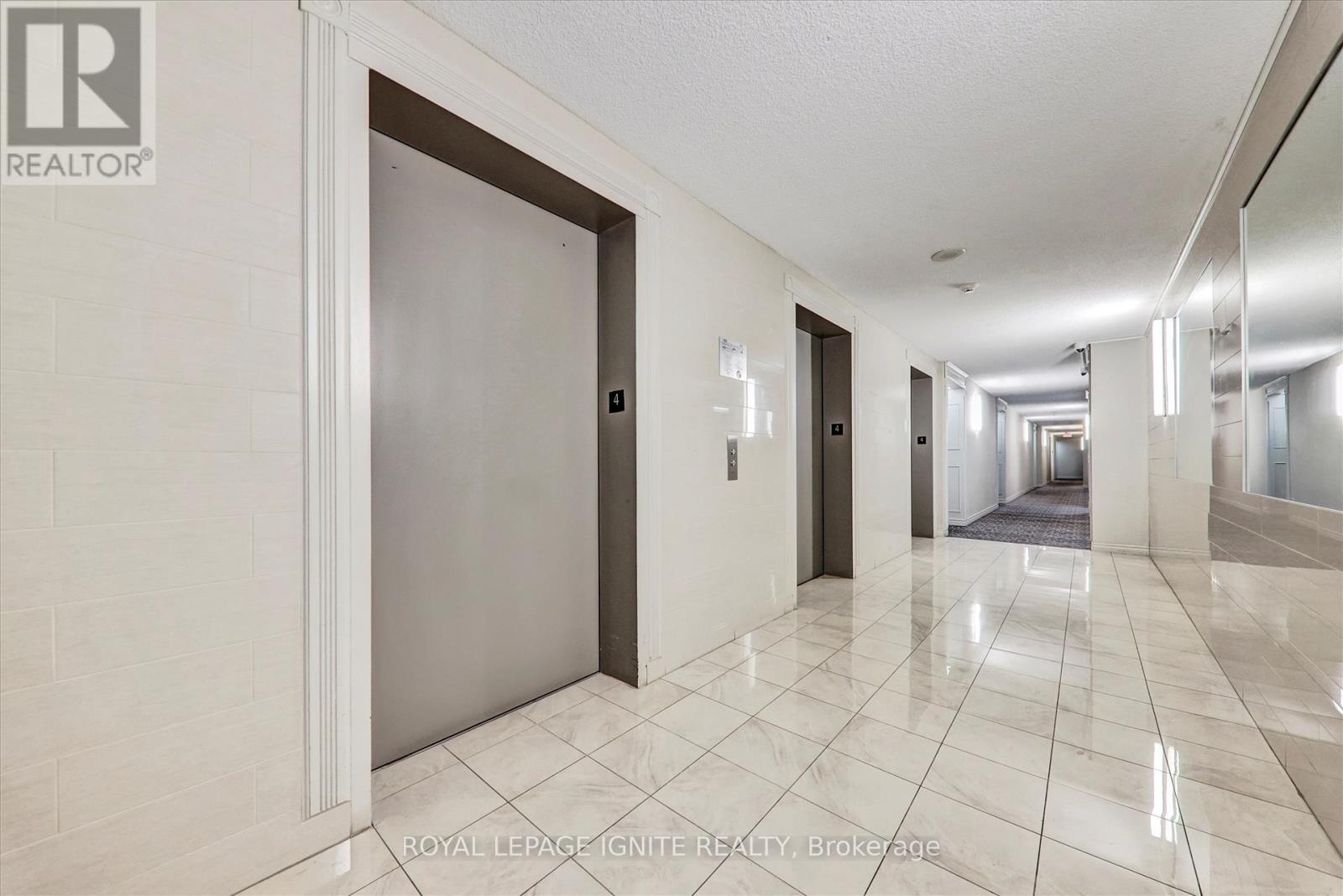 402 - 155 Hillcrest Avenue, Mississauga, Ontario  L5B 3Z2 - Photo 9 - W12453086