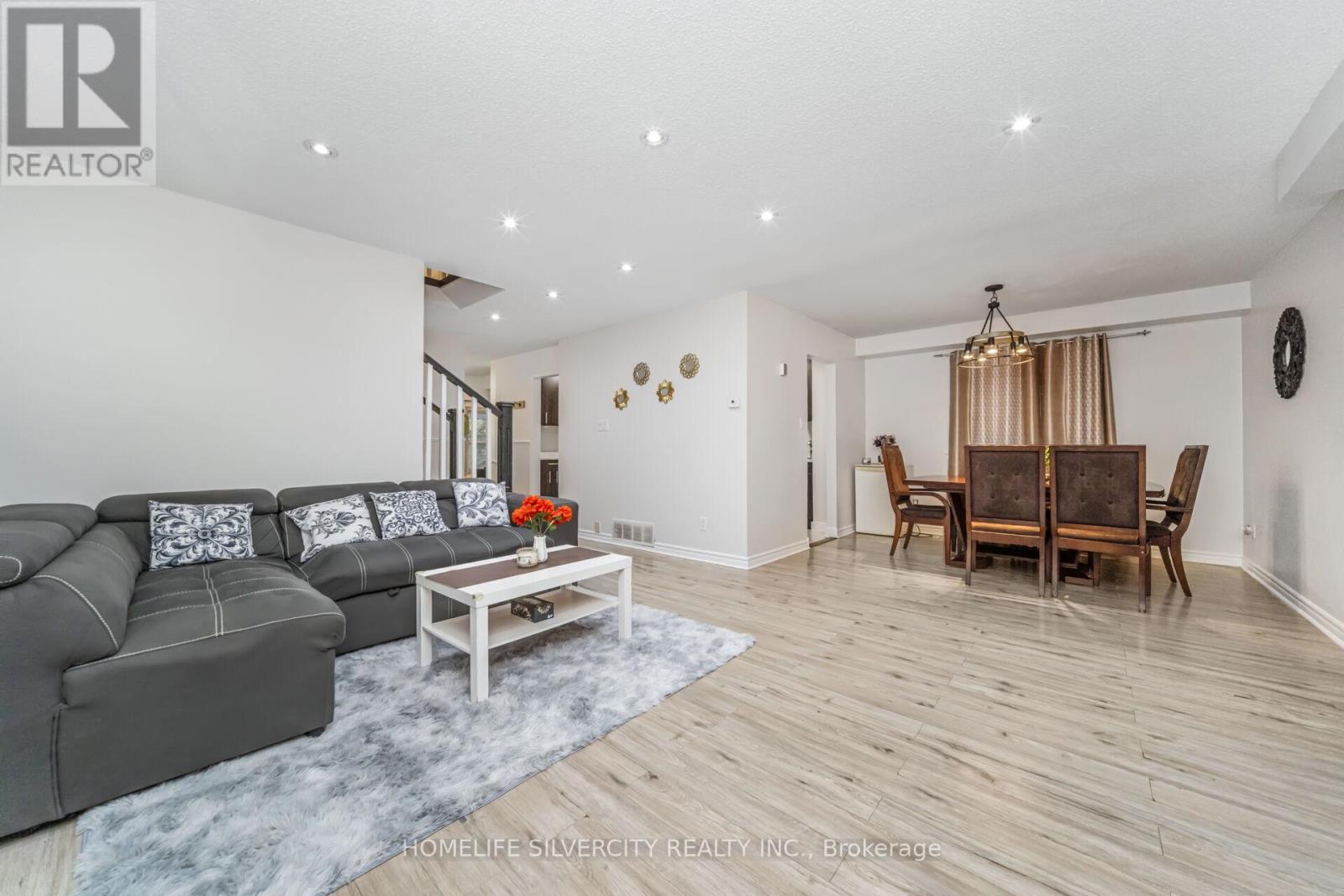 23 Judith Crescent, Brampton, Ontario  L6S 3J3 - Photo 11 - W12453089