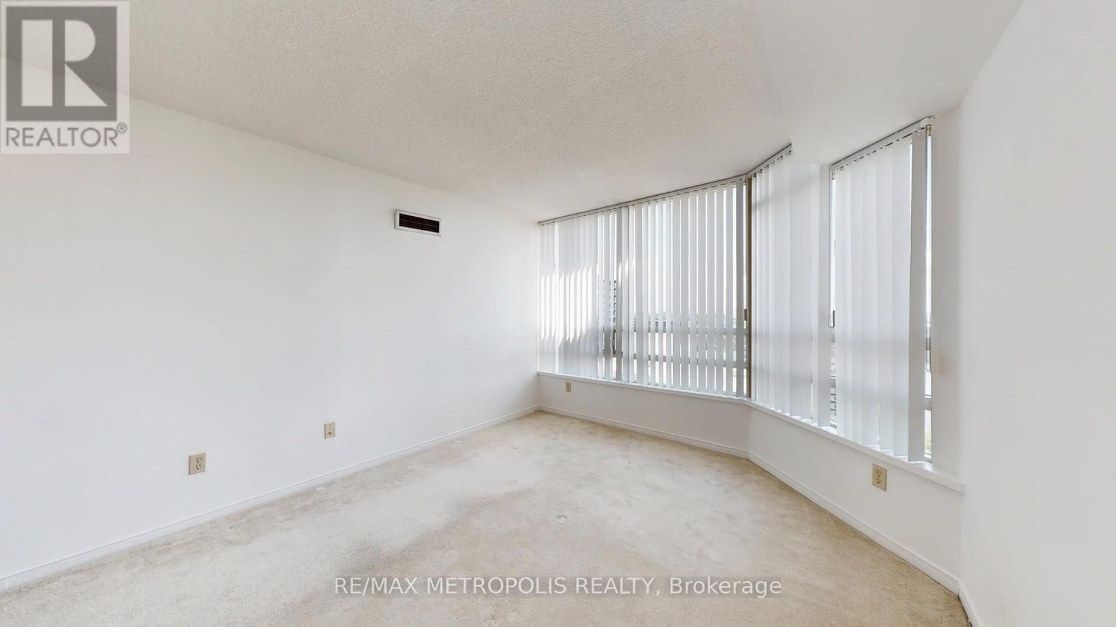 1609 - 75 King Street E, Mississauga, Ontario  L5A 4G5 - Photo 16 - W12453100
