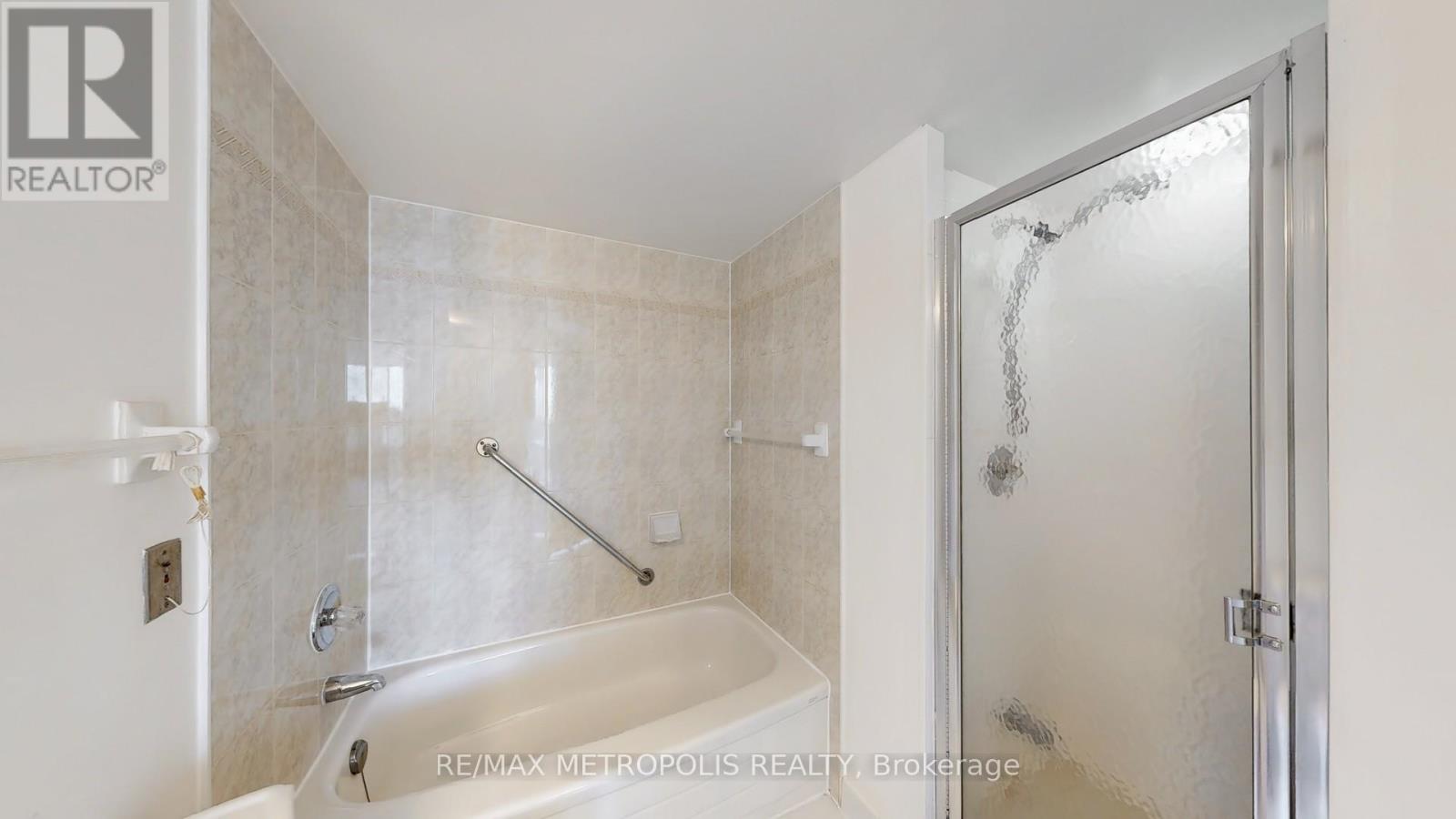 1609 - 75 King Street E, Mississauga, Ontario  L5A 4G5 - Photo 19 - W12453100
