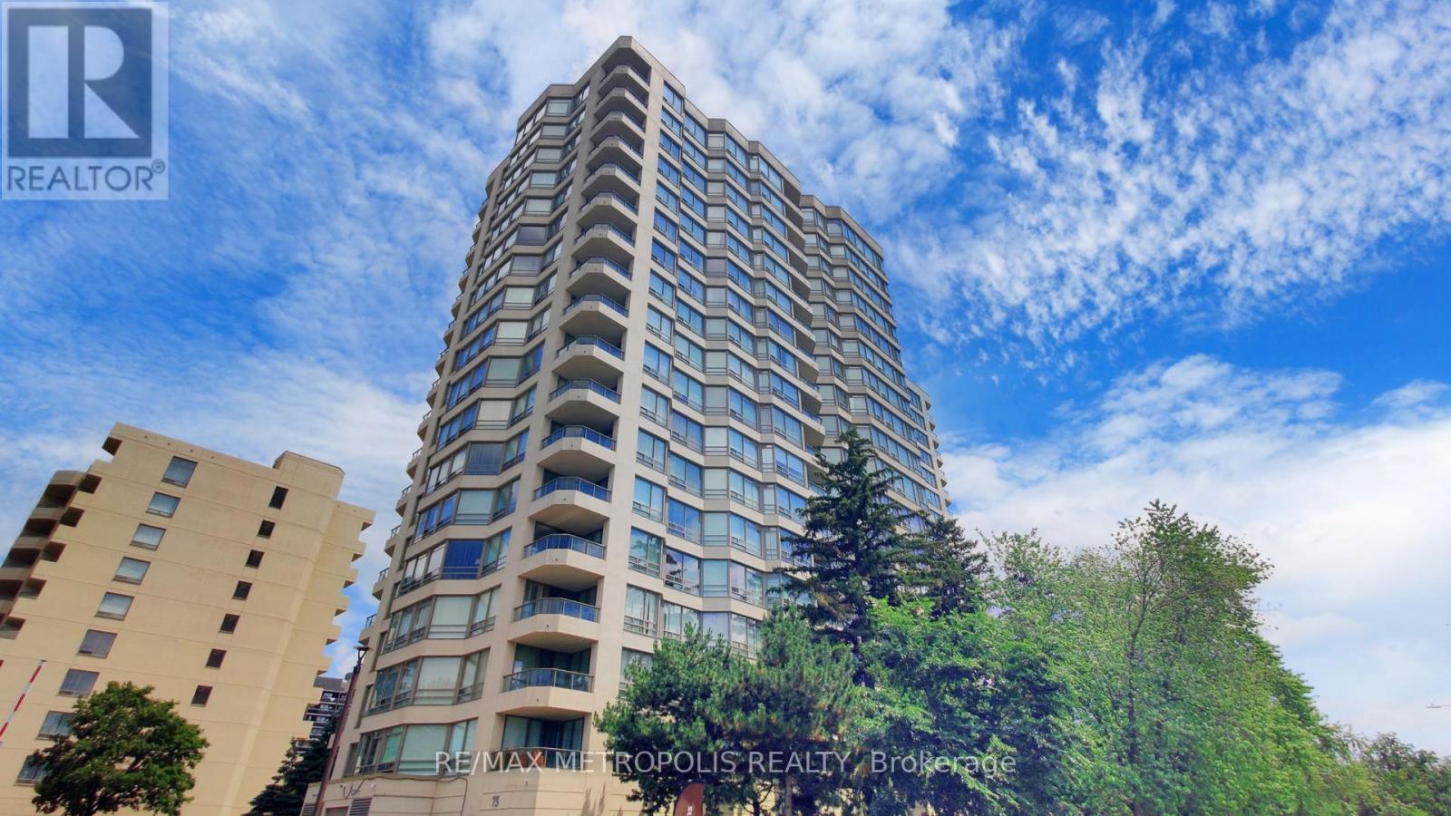 1609 - 75 King Street E, Mississauga, Ontario  L5A 4G5 - Photo 2 - W12453100
