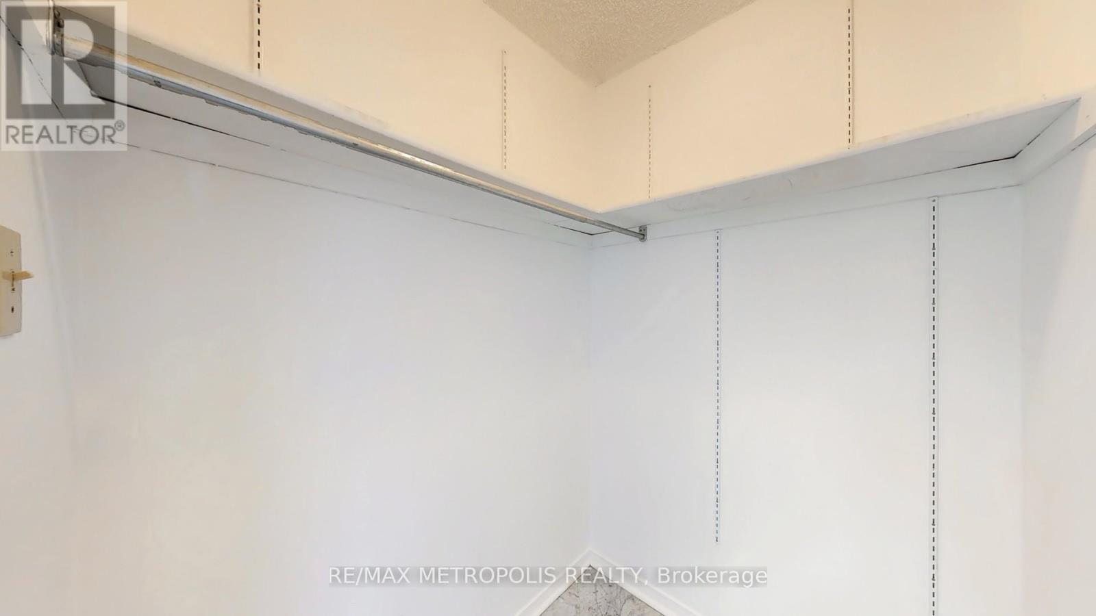 1609 - 75 King Street E, Mississauga, Ontario  L5A 4G5 - Photo 21 - W12453100