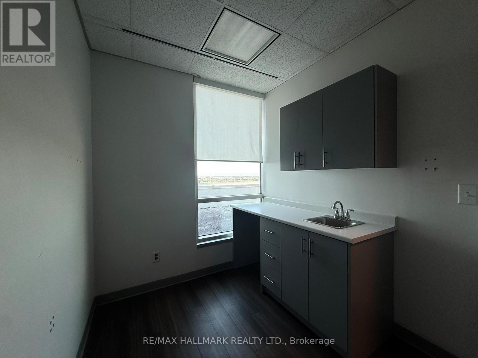 615 - 2250 Bovaird Drive E, Brampton, Ontario  L6R 0W3 - Photo 11 - W12453101