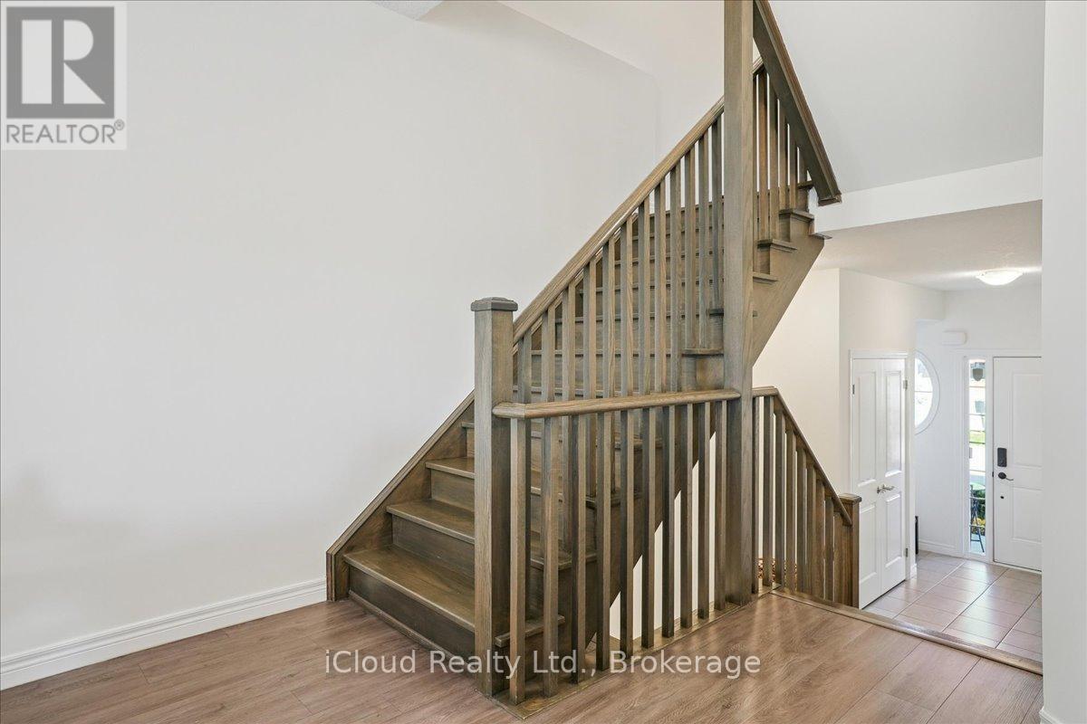 136 Dunrobin Lane, Grimsby, Ontario  L3M 0H4 - Photo 16 - X12453090