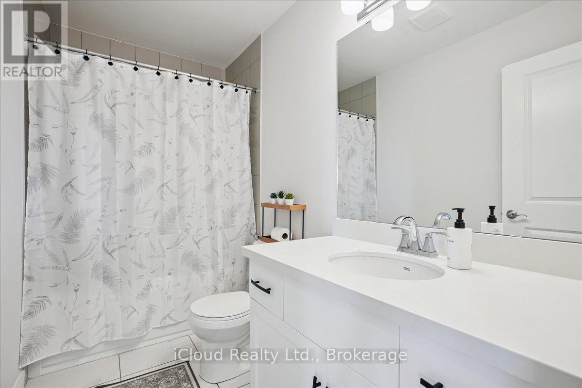 136 Dunrobin Lane, Grimsby, Ontario  L3M 0H4 - Photo 25 - X12453090