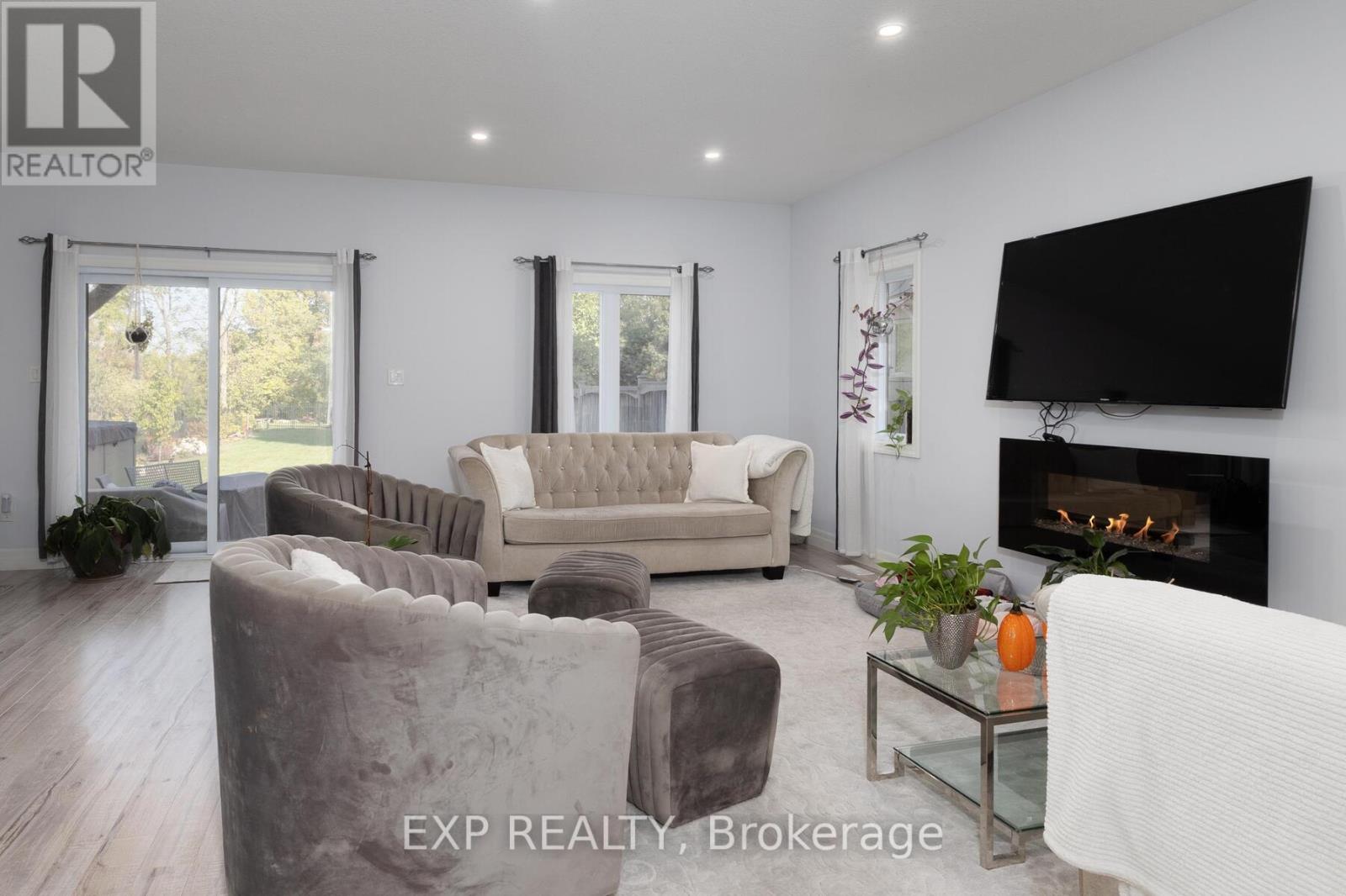 29 - 4700 Hamilton Road, Thames Centre, Ontario  N0L 1G6 - Photo 5 - X12453131