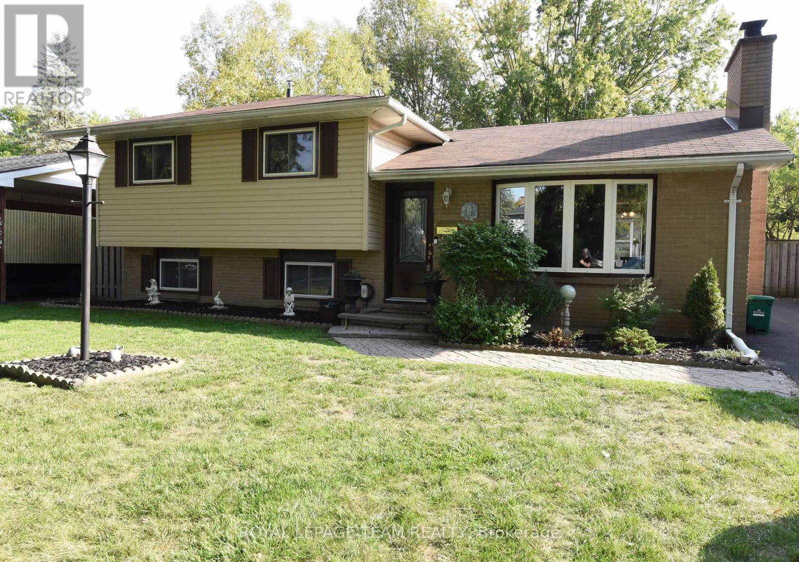 28 PEDEN BOULEVARD, Brockville, Ontario