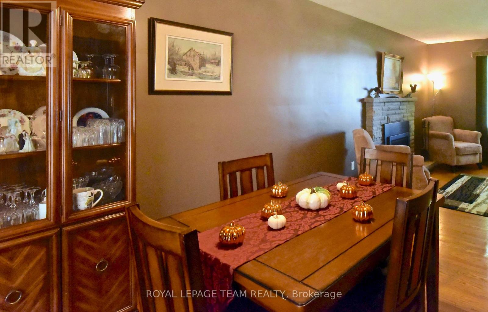 28 Peden Boulevard, Brockville, Ontario  K6V 3K3 - Photo 11 - X12453128