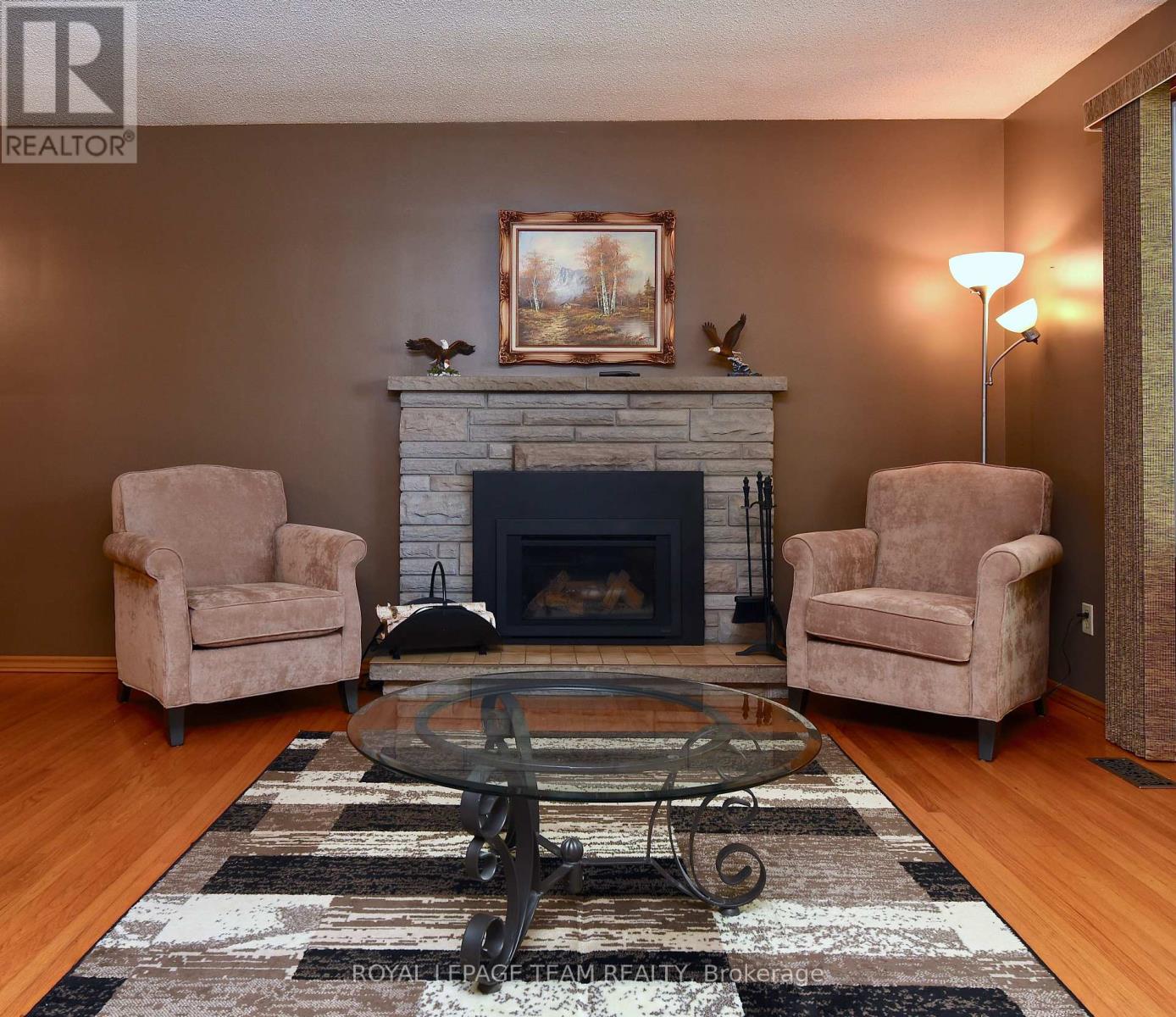 28 Peden Boulevard, Brockville, Ontario  K6V 3K3 - Photo 4 - X12453128