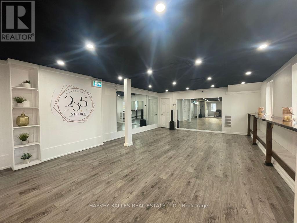 2nd Floor - 235 Augusta Avenue, Toronto, Ontario  M5T 2L8 - Photo 2 - C12453087