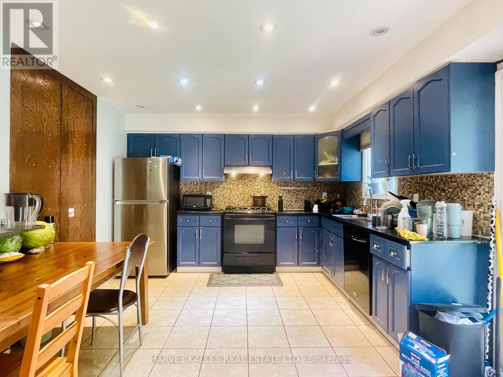 Main - 394 Caledonia Road, Toronto, Ontario  M6E 4T8 - Photo 7 - W12452883