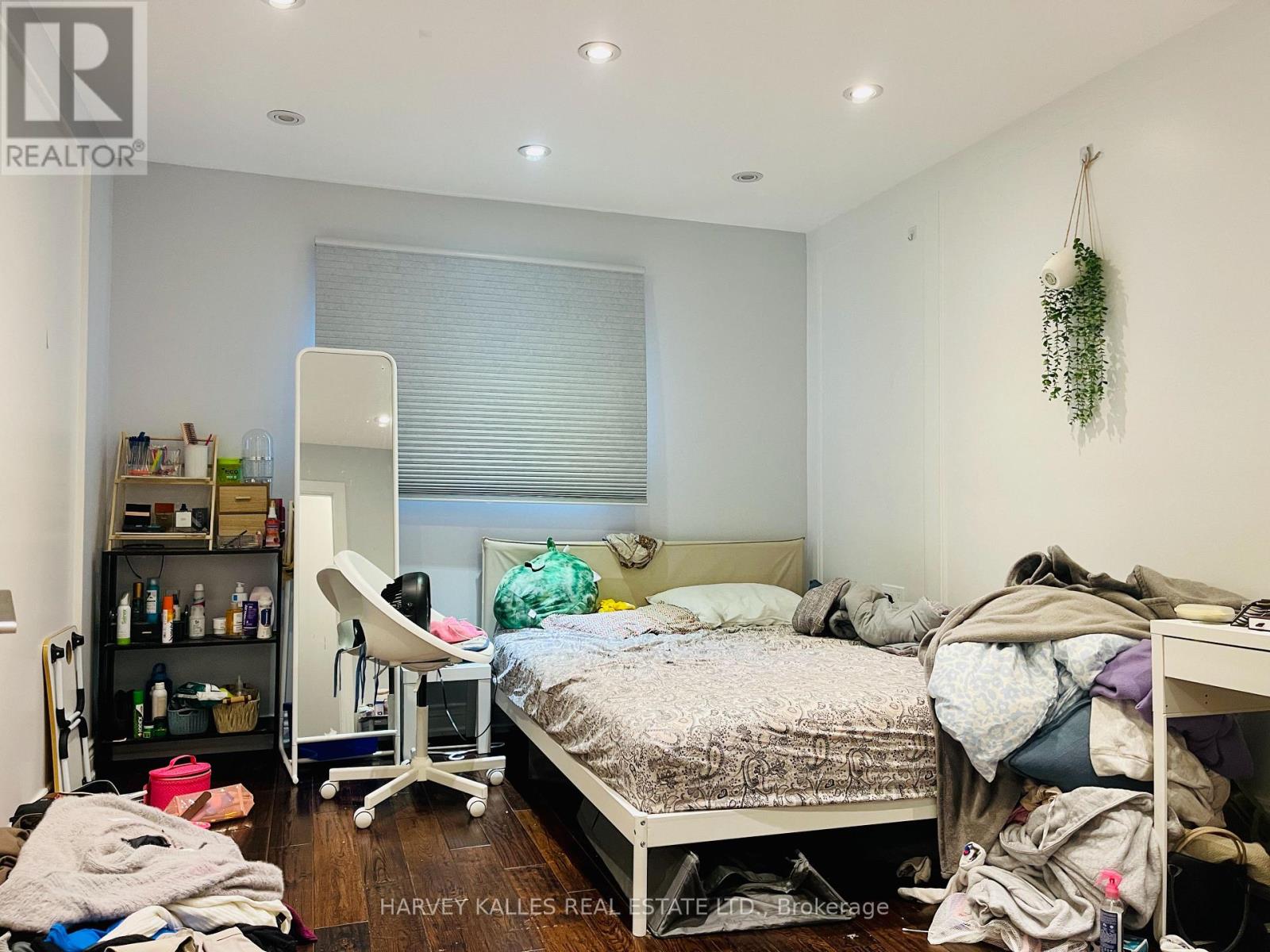 Main - 394 Caledonia Road, Toronto, Ontario  M6E 4T8 - Photo 6 - W12452883