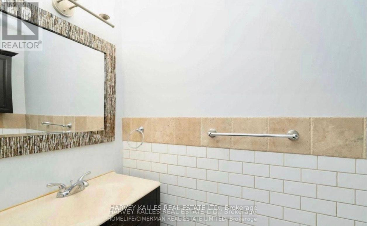 Main - 394 Caledonia Road, Toronto, Ontario  M6E 4T8 - Photo 10 - W12452883