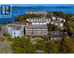 503 1175 Newport Ave Windsor Park House, Oak Bay, Ca