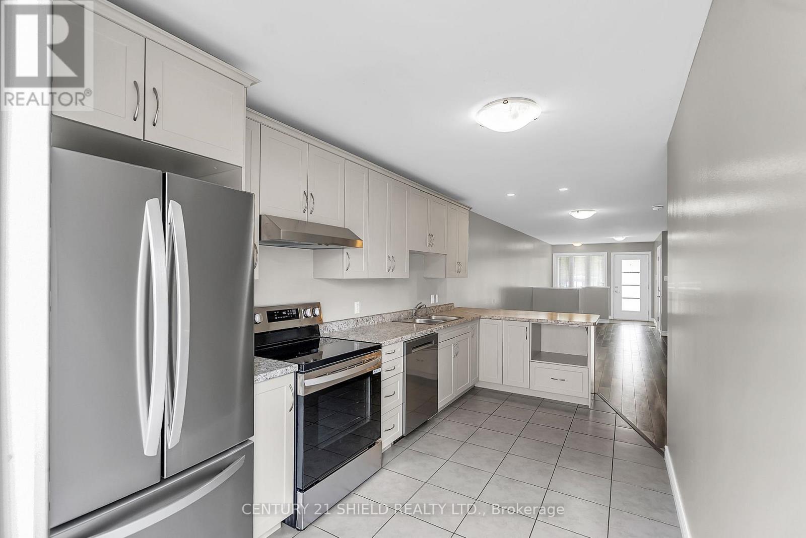 225 Third Street W, Cornwall, Ontario  K6J 0B6 - Photo 11 - X12453129