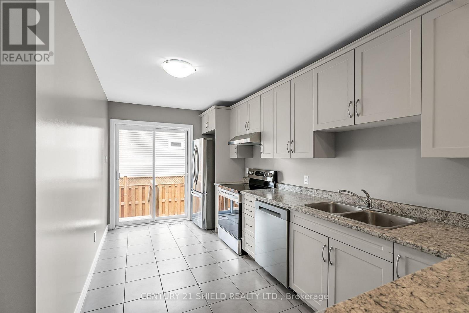 225 Third Street W, Cornwall, Ontario  K6J 0B6 - Photo 9 - X12453129